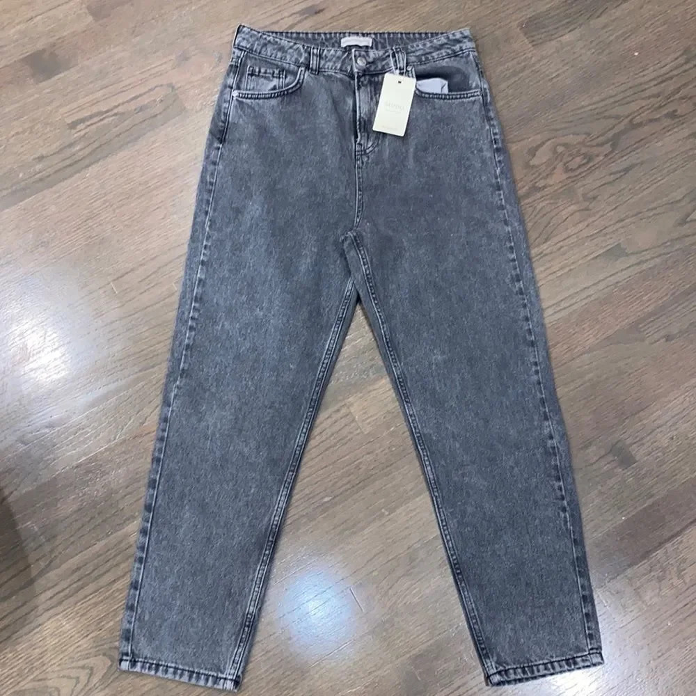 High raise mom jeans